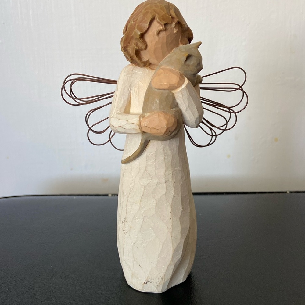 ❤️ Willow Tree Angel of Affection Sculpture by Susan Lordi 2003.